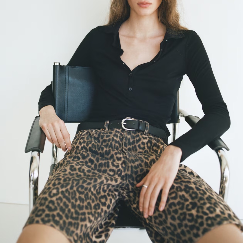 Leopard print oversized Bermuda denim shorts